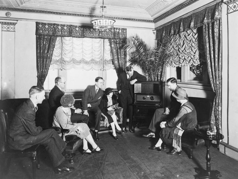 listening_1920s2.jpg listening_1920s2.jpg